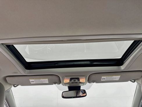 Used 2020 Toyota Sienna XLE FWD image 25