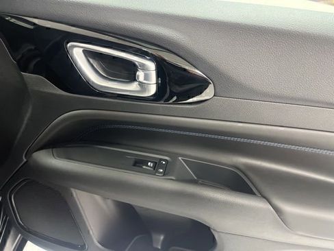 New 2026 Jeep Compass Latitude image 18