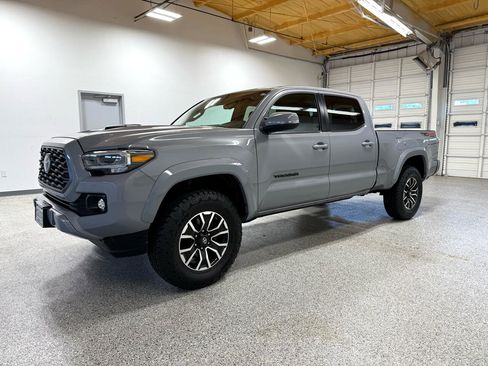 Used 2020 Toyota Tacoma TRD Sport image 8