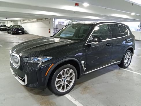 Used 2024 BMW X5 xDrive50e w/ Executive Package image 3
