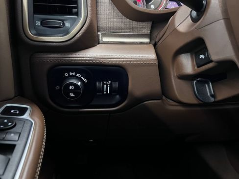 Used 2022 RAM 3500 Limited AWD/4WD image 14