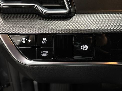 Certified 2023 Kia Sportage LX image 32