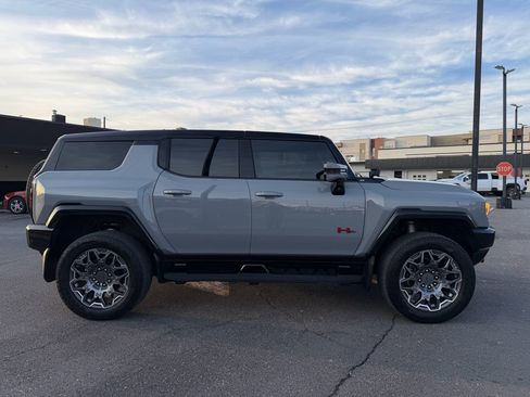 Used 2024 GMC Hummer EV 3X w/ LPO, Illumination Package image 2