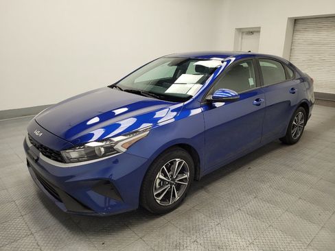 Used 2024 Kia Forte LXS w/ LXS Technology Package FWD image 2