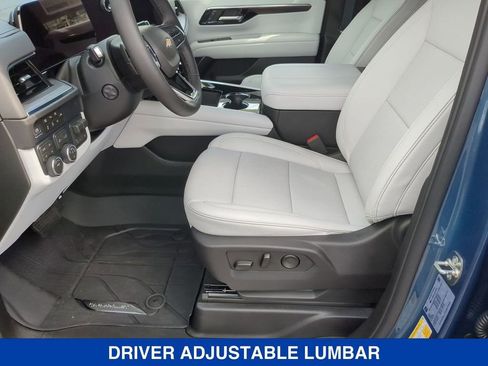 New 2026 Chevrolet Suburban Premier w/ Sun And Tow Package AWD/4WD image 17