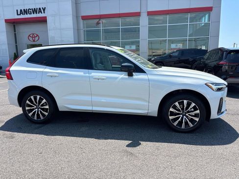 Used 2025 Volvo XC60 B5 Core w/ Protection Package Premier AWD/4WD image 2