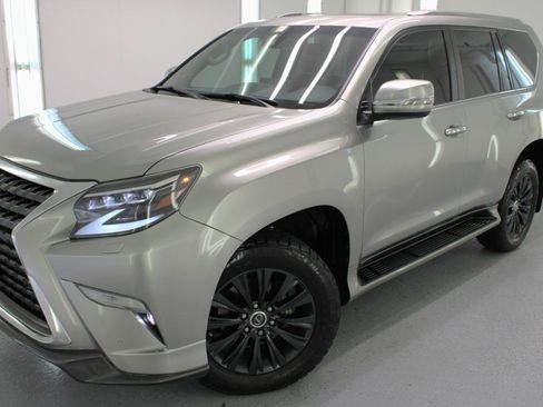 Used 2022 Lexus GX 460 Premium w/ Accessory Package AWD/4WD image 13