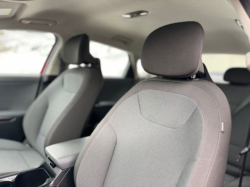 Used 2025 Kia K4 LXS image 15