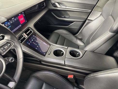 Certified 2020 Porsche Taycan Turbo S AWD/4WD image 31