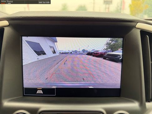 Used 2024 GMC Terrain Denali AWD/4WD image 30