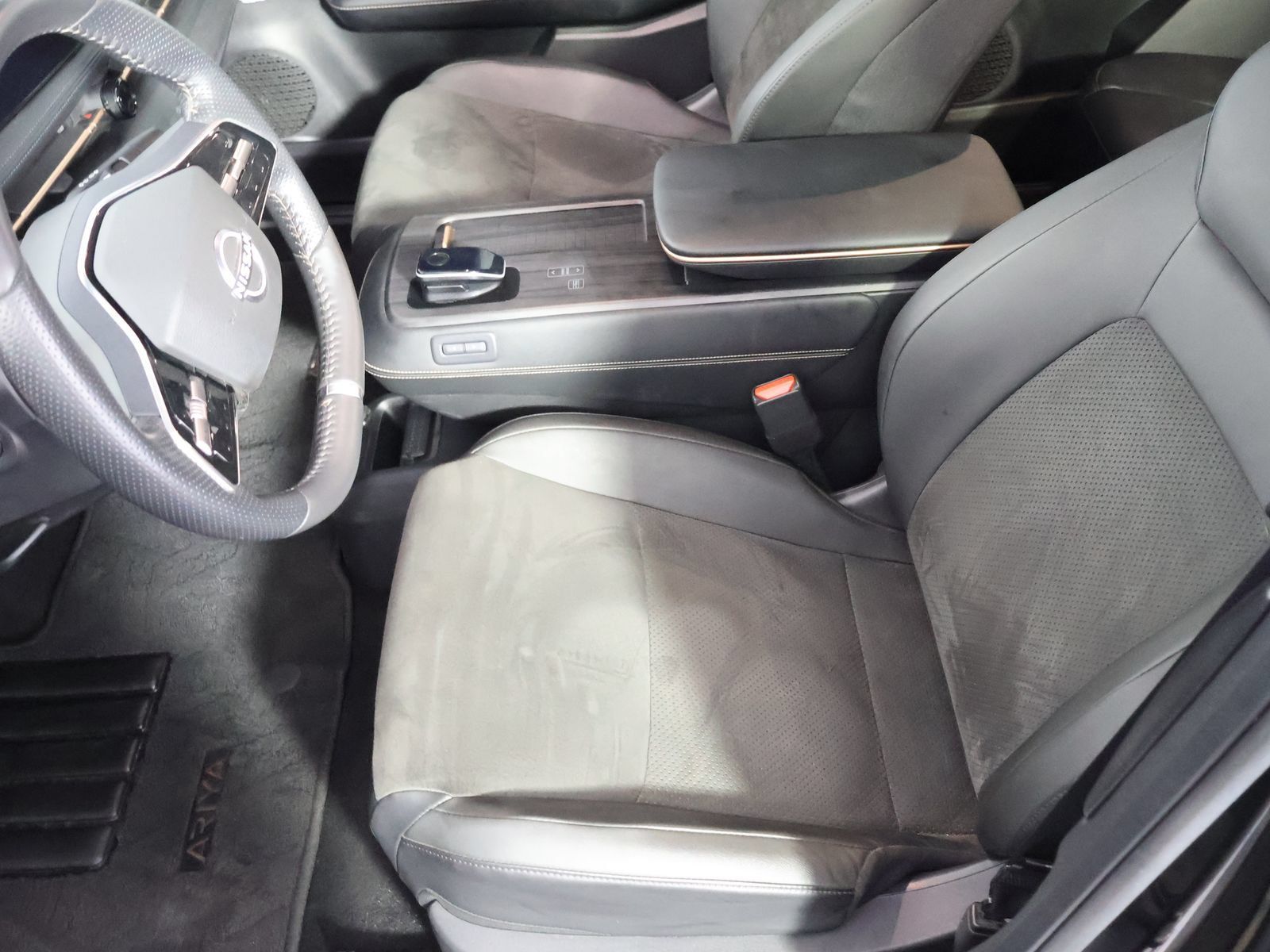Used 2024 Nissan Ariya AWD image 24
