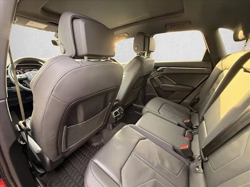 Used 2024 Audi Q3 2.0T Premium Plus image 11