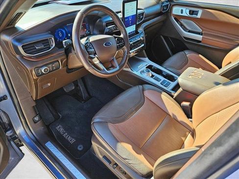 Used 2021 Ford Explorer King Ranch w/ Premium Technology Package image 9