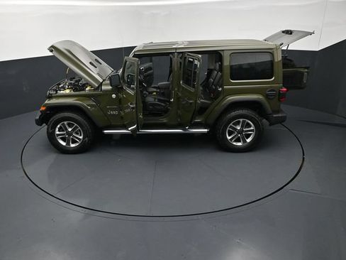 Used 2022 Jeep Wrangler Unlimited Sahara w/ LED Lighting Group AWD/4WD image 27