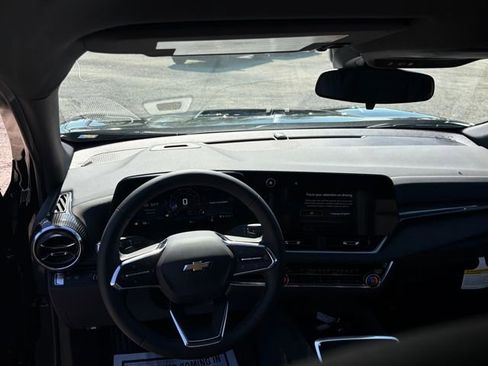 New 2026 Chevrolet Equinox LT w/ Convenience Package II FWD image 26