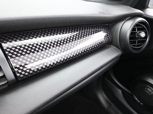 Used 2019 MINI Cooper S image 18