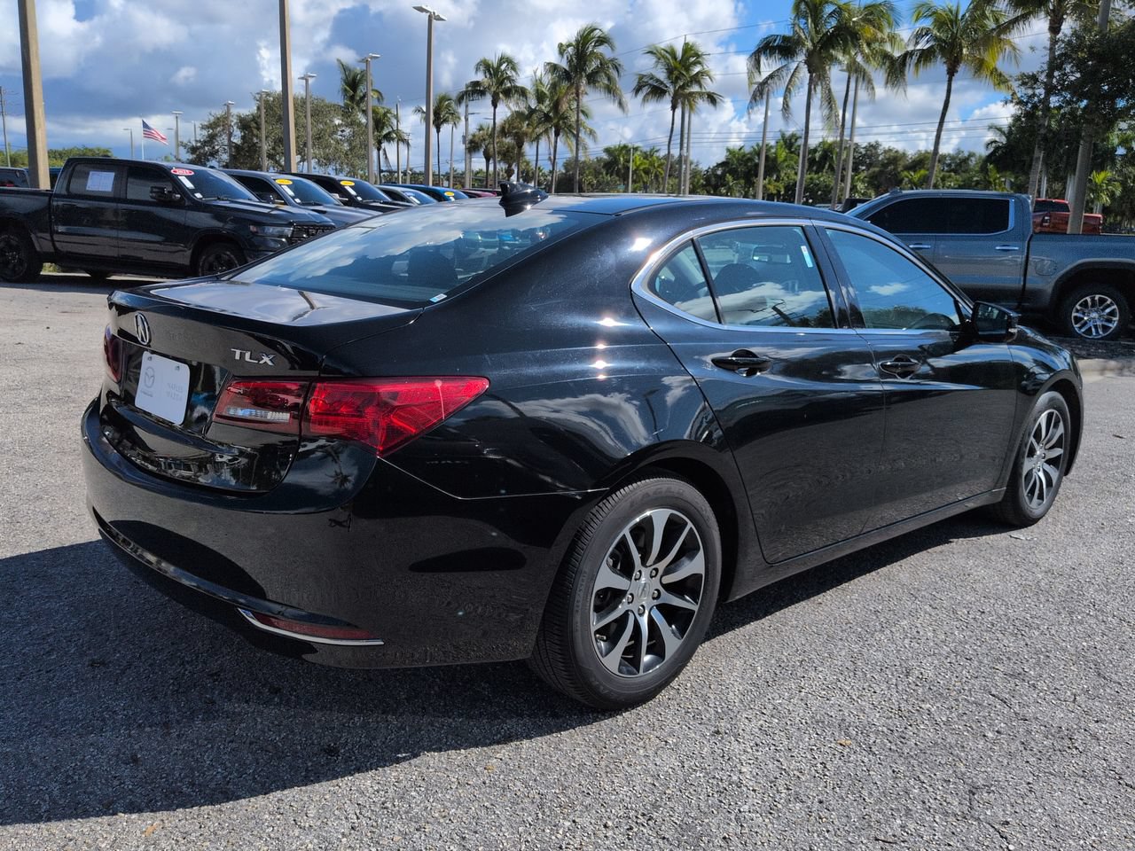 Used 2017 Acura TLX FWD image 5
