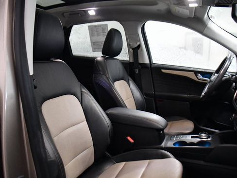 Used 2021 Ford Escape Titanium w/ Titanium Elite Package image 16