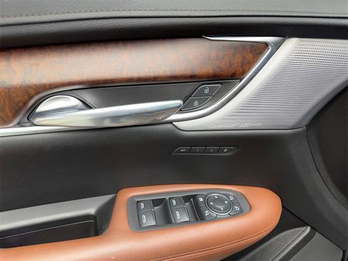 Used 2021 Cadillac XT5 Premium Luxury image 32