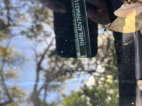 Used 2024 Nissan Altima 2.5 SV image 9