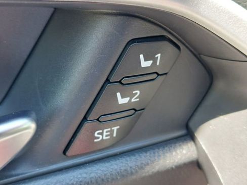Used 2022 Toyota RAV4 XLE Premium AWD/4WD image 19