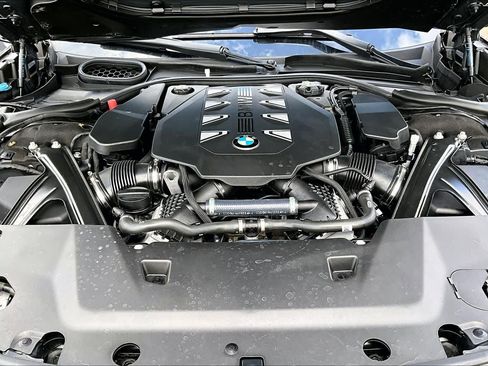 Used 2023 BMW 760i xDrive w/ Executive Package AWD/4WD image 30