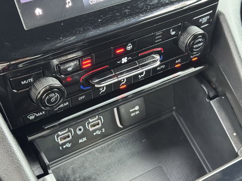 Used 2025 Jeep Grand Cherokee Altitude image 20