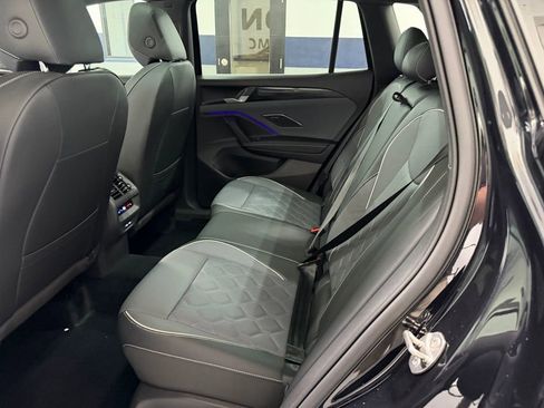 Used 2025 Volkswagen Tiguan SEL R-Line image 14