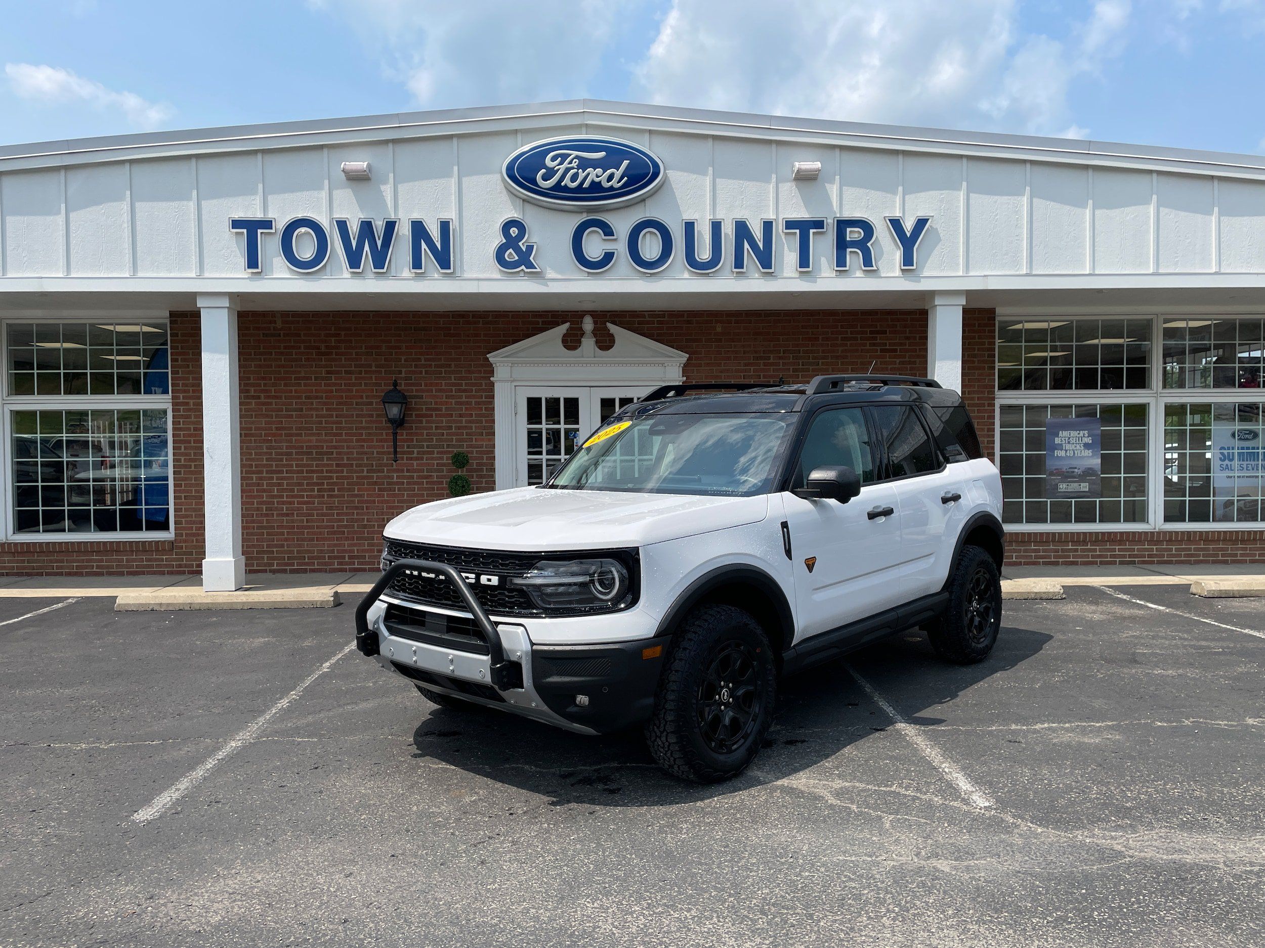 Certified 2025 Ford Bronco Sport Badlands w/ Sasquatch Badlands Package AWD/4WD image 1