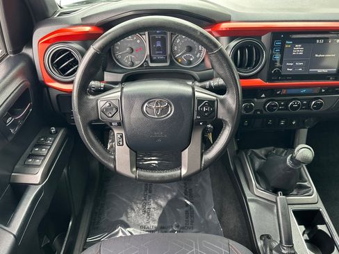 Certified 2016 Toyota Tacoma TRD Sport w/ Premium & Technology Package AWD/4WD image 14
