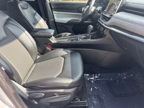 Used 2025 Jeep Compass Latitude image 13