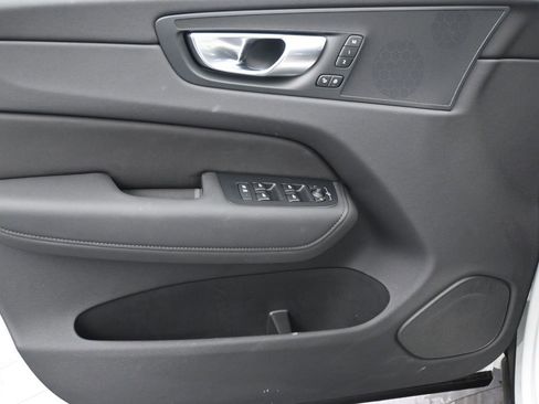 New 2026 Volvo XC60 B5 Plus w/ Protection Package Premier AWD/4WD image 10