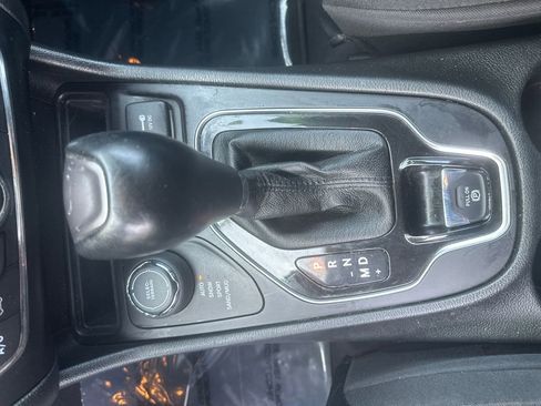 Used 2023 Jeep Cherokee Altitude Lux AWD/4WD image 13