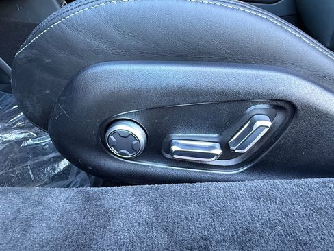 New 2025 Lotus Emira image 10