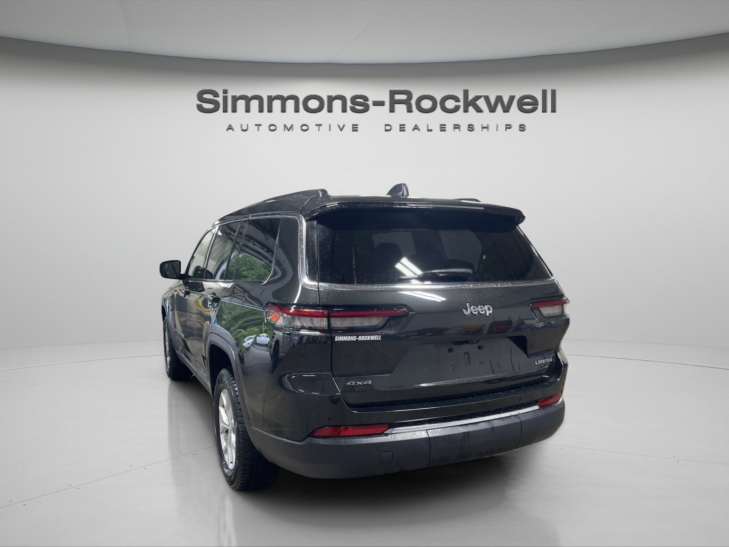 Used 2024 Jeep Grand Cherokee L Limited AWD/4WD image 3