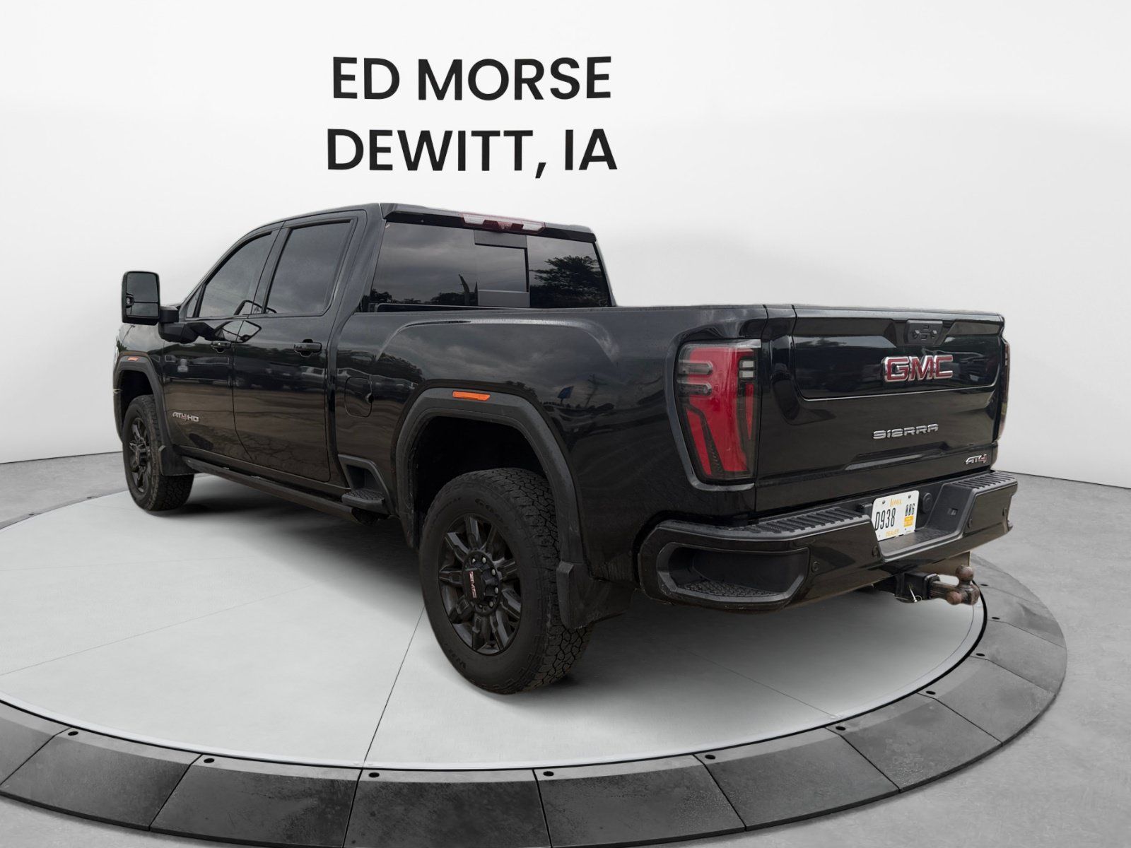 Used 2024 GMC Sierra 2500 AT4 w/ AT4 Premium Plus Package AWD/4WD image 3