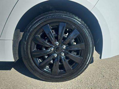 Certified 2022 Toyota Corolla LE image 32