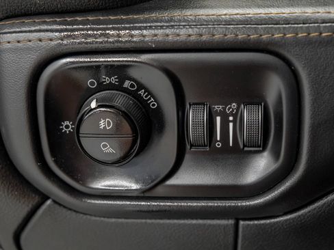 Used 2022 RAM 3500 Limited AWD/4WD image 32