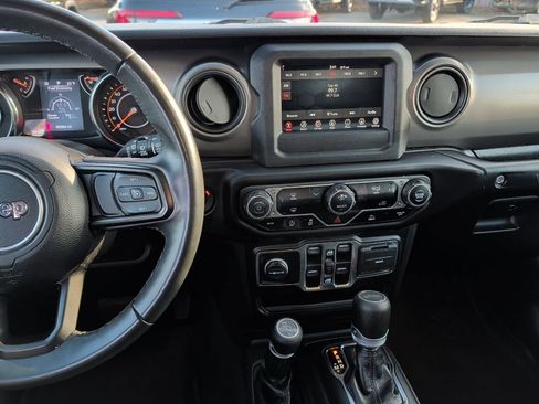 Used 2022 Jeep Wrangler Unlimited Sport image 18