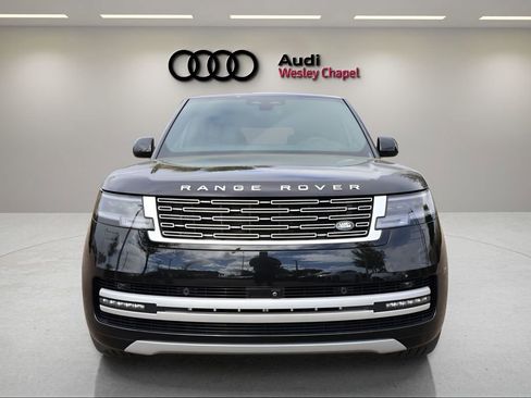 Used 2024 Land Rover Range Rover Long Wheelbase Autobiography image 8