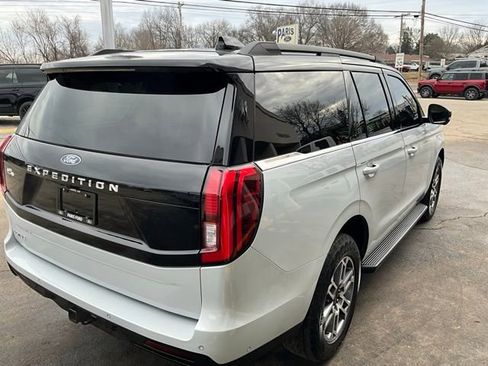 Used 2025 Ford Expedition Active image 20