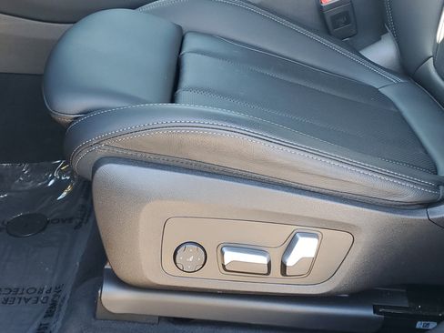 Certified 2023 BMW X4 xDrive30i w/ Premium Package image 9