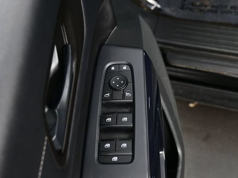 Used 2025 Nissan Pathfinder SV AWD/4WD image 10