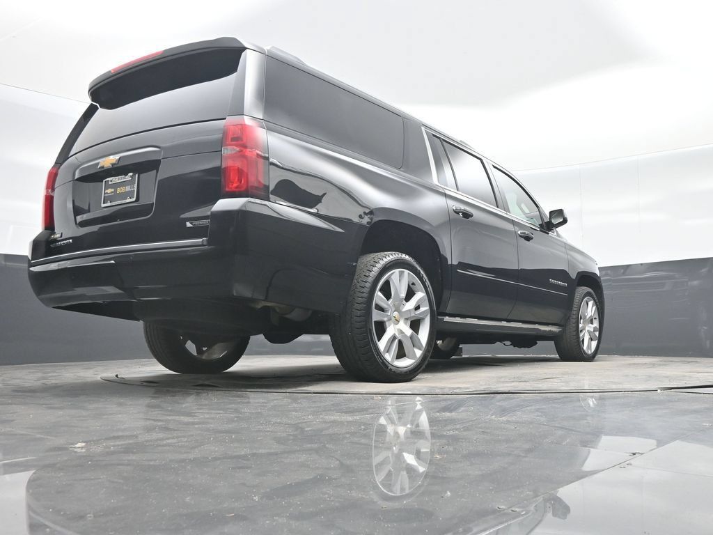 Used 2018 Chevrolet Suburban Premier AWD/4WD image 30