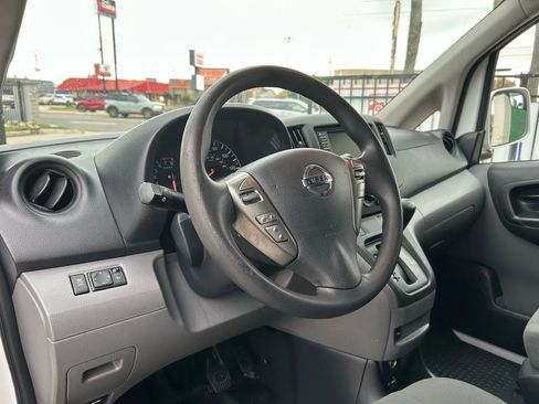 Used 2020 Nissan NV200 SV w/ Back Door Glass Package image 11