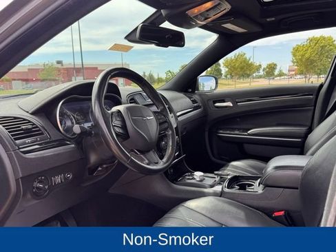 Used 2022 Chrysler 300 S RWD image 9
