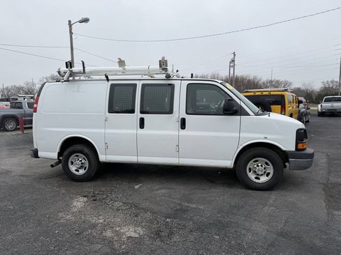 Used 2014 Chevrolet Express 2500 RWD image 5