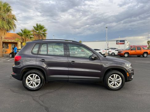 Used 2016 Volkswagen Tiguan S image 6