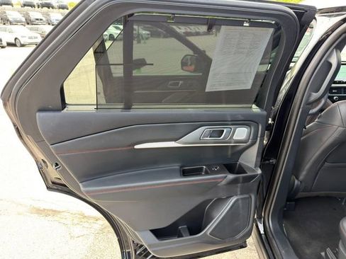 Used 2025 Ford Explorer ST AWD/4WD image 18