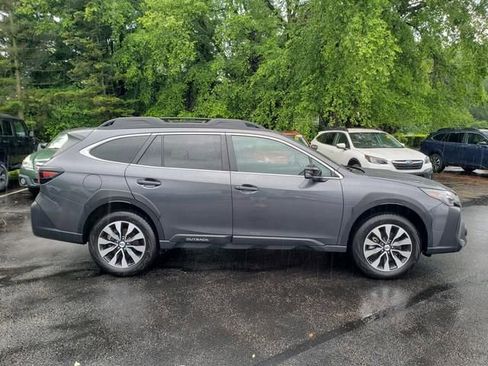 Used 2024 Subaru Outback Limited image 2